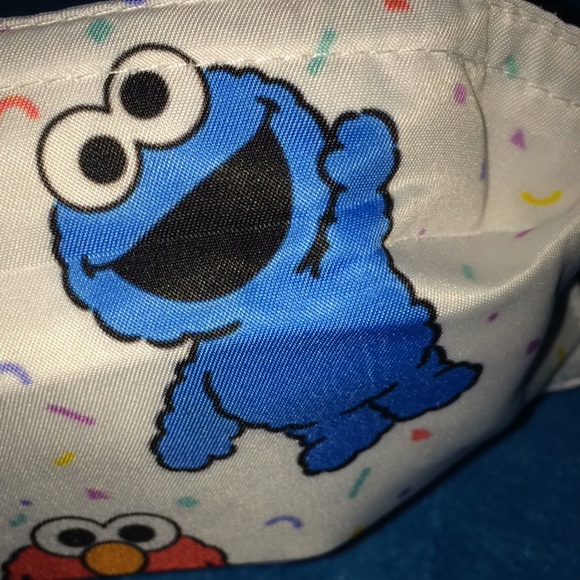 Sesame Street face masks - Picture 9 of 10